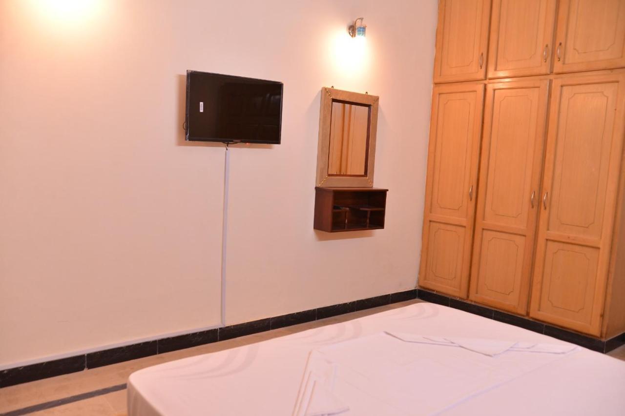 Redbury Guesthouse 伊斯兰堡 外观 照片